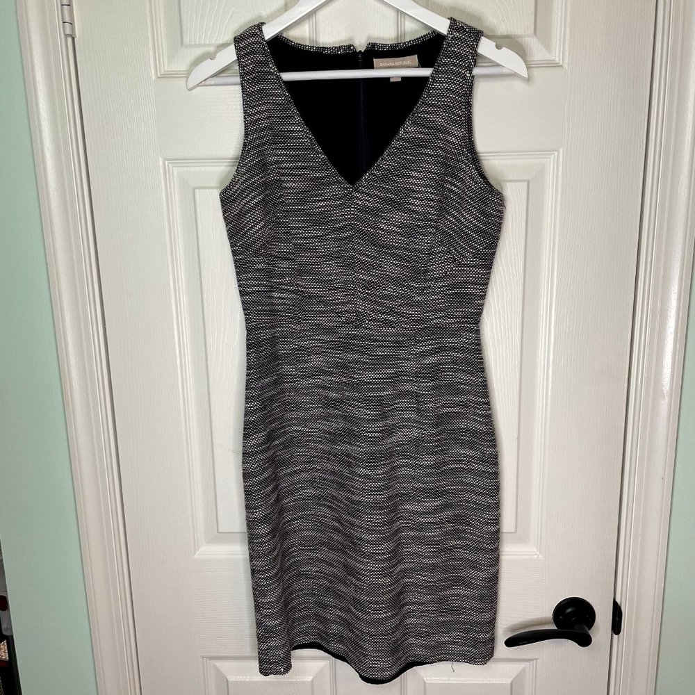 Banana Republic Women’s Woven Tweed Sheath Dress V-neck with Slit